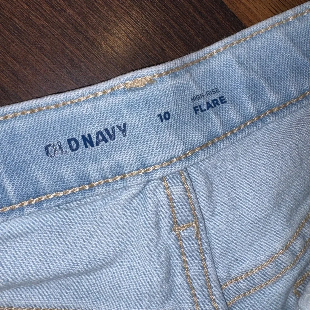 Old Navy Girls Light Wash High-Rise Flare Distressed Denim Jeans Size 10 NWOT